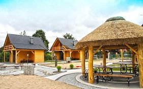 Bacówki nad jeziorem Goszcza
